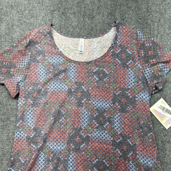 LulaRoe Lot of 2 Classic T-Shirt Womens L Multicolor Geometric Short Sleeve New - Picture 6 of 7